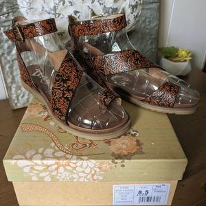 *NEW* Very G tooled leather design sandal